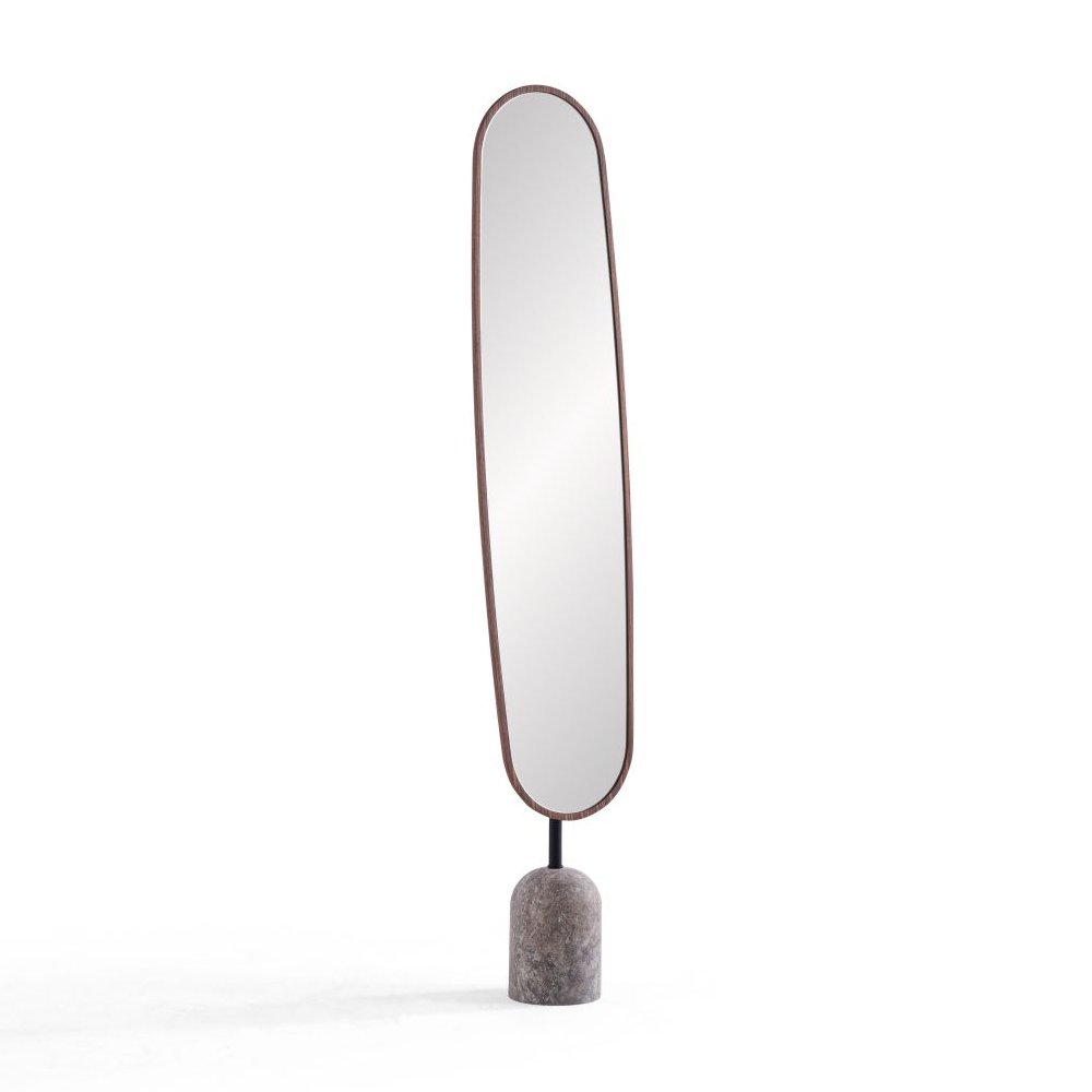 Oglindă living ZEN, ovală și îngustă, cu ramă subțire închisă la culoare, montată pe o bază rotundă cu aspect de piatră