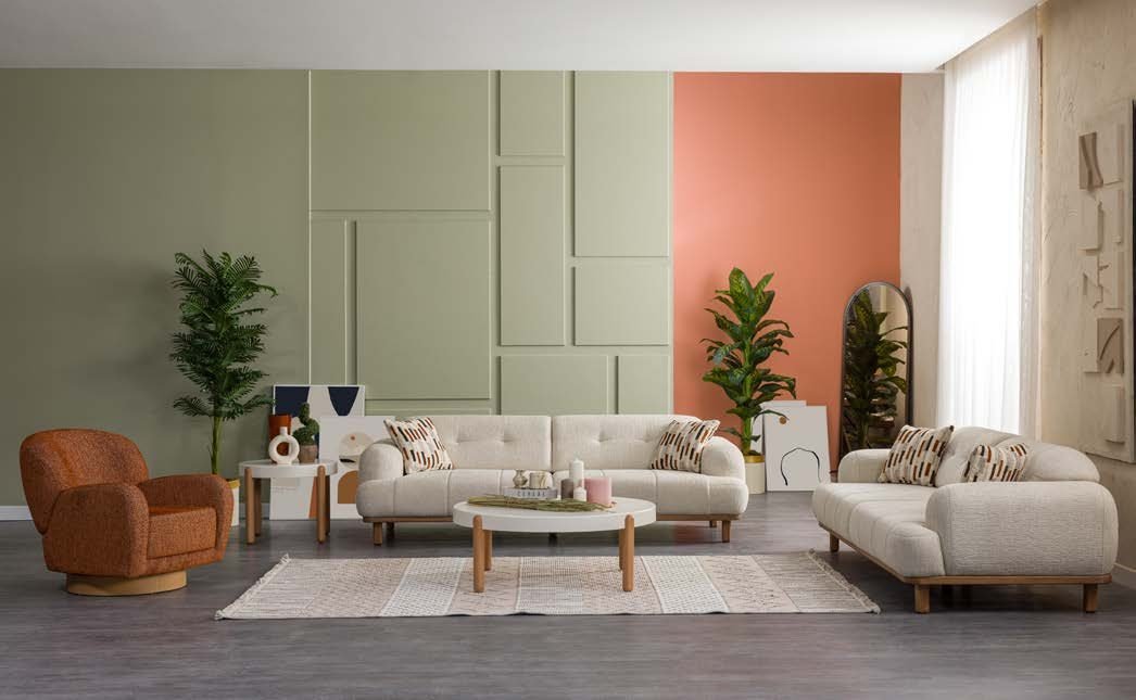 Canapea living Nova de 235 cm, în tapițerie crem buclată, cu perne pătrate cusute adânc și picioare din lemn deschis