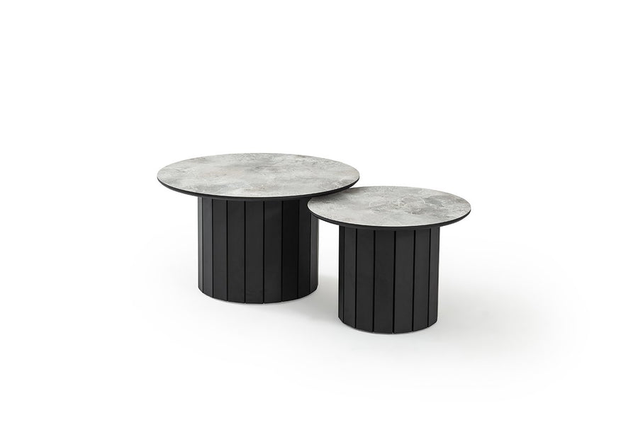 Set de două măsuțe de cafea rotunde Mushroom, blaturi gri cu venatură de piatră pe baze negre cu lamele