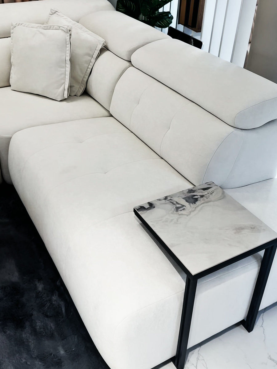 Lounge-ul colțarului Oylat, alb, cu tetieră reglabilă și perne decorative